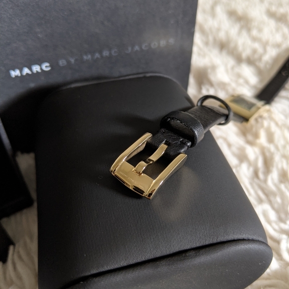 Marc Jacobs Classic Watch - Picture 6 of 7